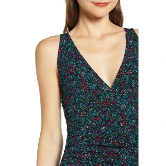 Leith Floral V Neck Ruched Body-con Mini Dress 2x - Picture 5 of 13